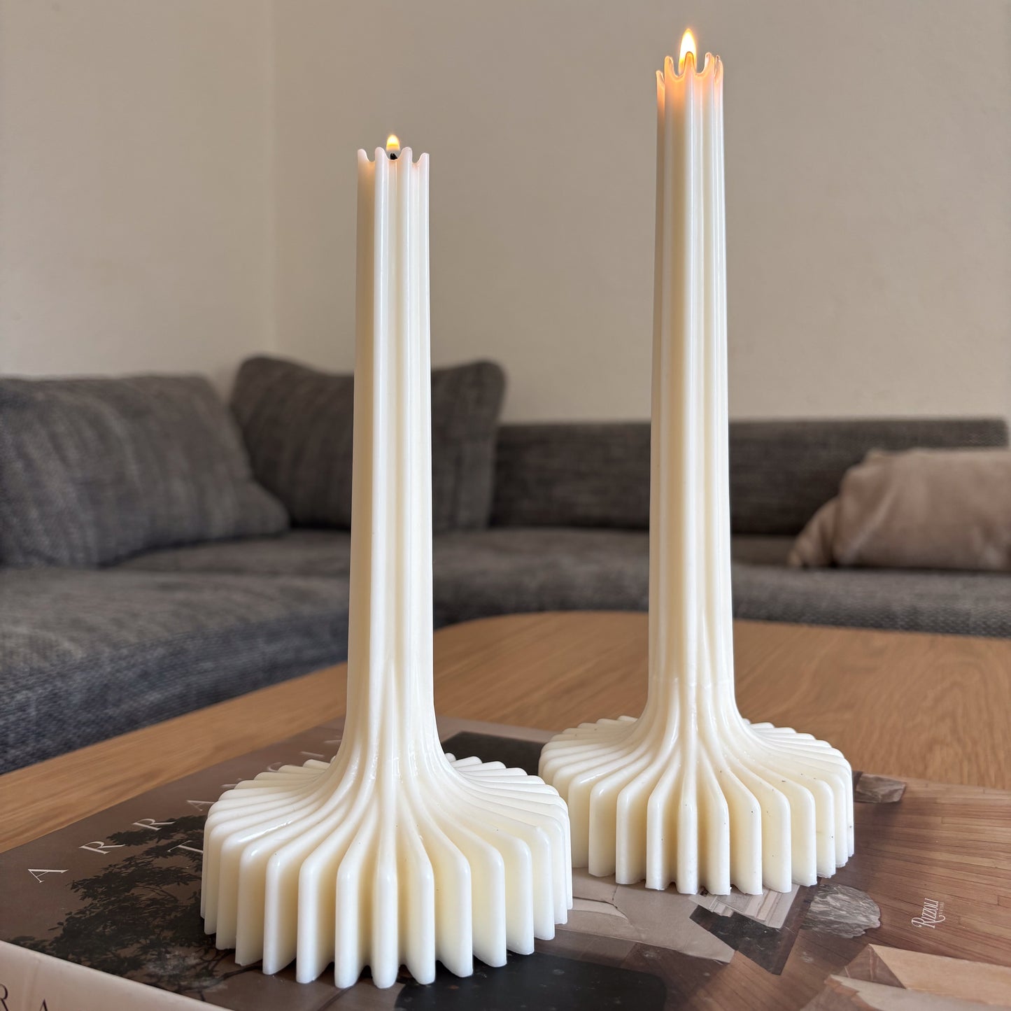 RIB FLOW - Skulpturkerze aus Sojawachs - large